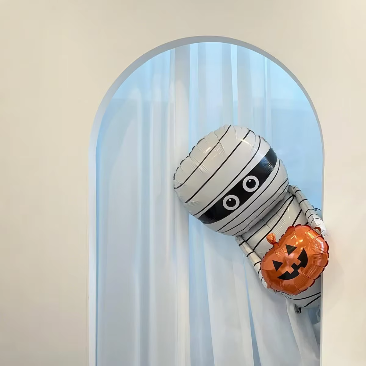 Giant Standing Mummy Halloween Foil Balloon thumbnail 5
